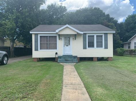 Located in the heart of Cajun country, Broussard offers residents a whole lot of Southern hospitality and rustic, Old-World appeal. . House for rent lafayette la